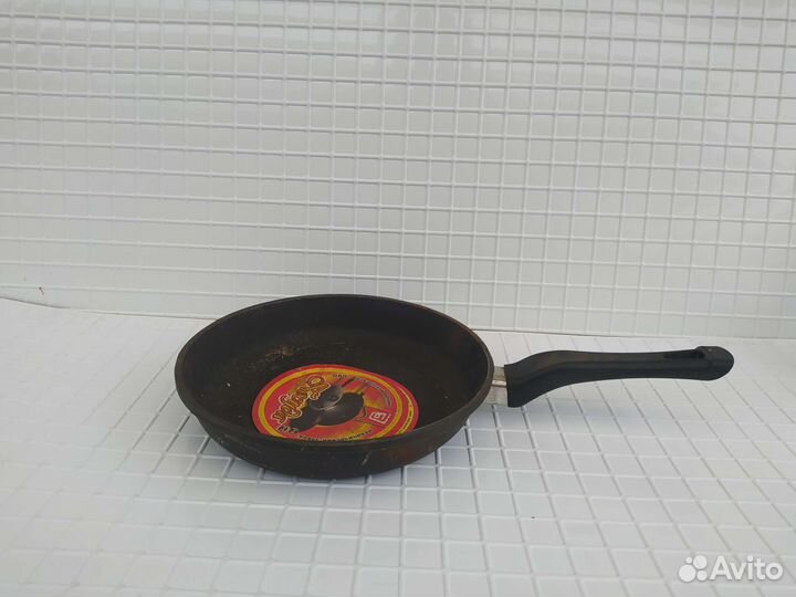 Чугунная сковорода 260/80