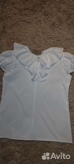 Белая блуза