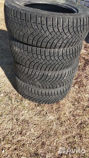 Michelin Agilis 101 215/65 R16 102H