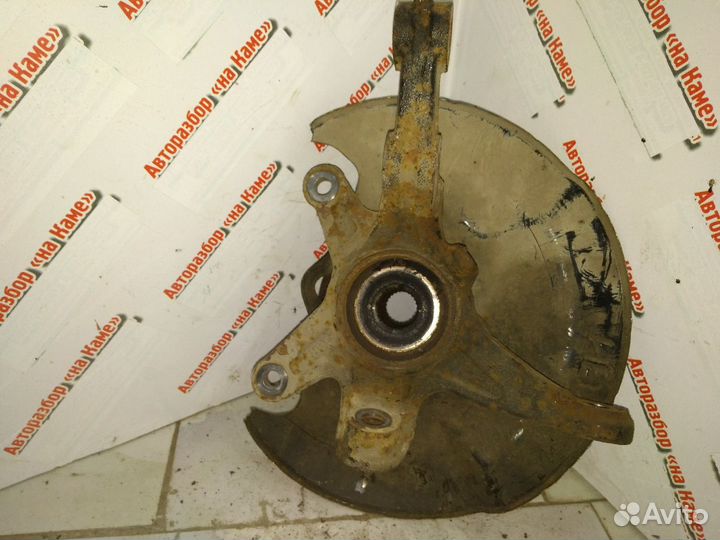 Кулак поворотный Honda Civic 4D 1.8л. АКПП