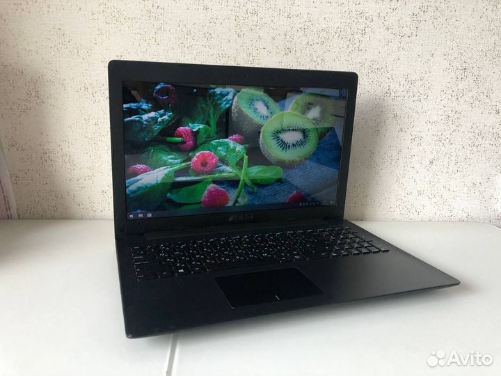 Ноутбук для учебы и офиса Asus X553M