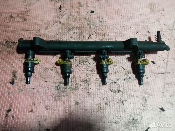 Форсунка топливная Киа Рио 1