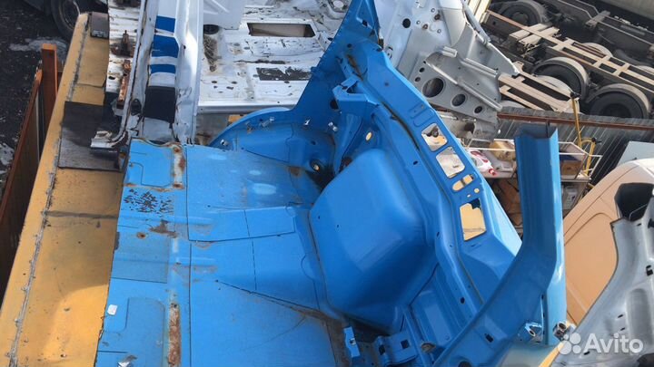 Четверть Мерседес Спринтер Пороги