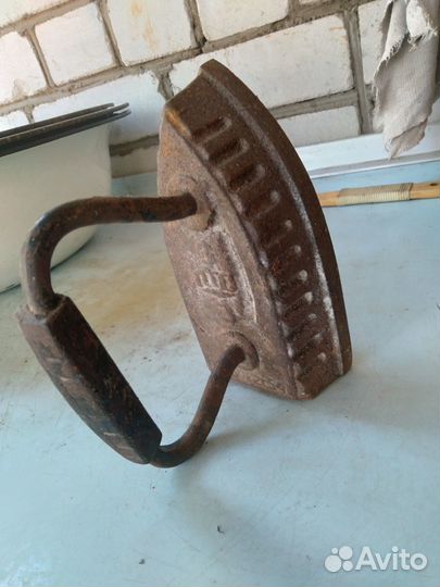 Утюг чугунный старинный