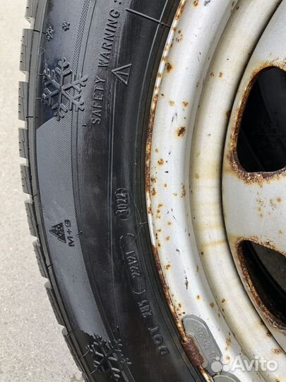 Petlas Snow Master W651 215/65 R16 T