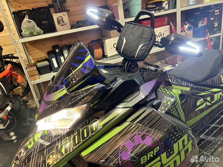 Ski-Doo Summit X 154 850 E-Tec Black Shot TML6