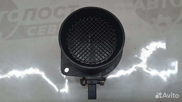 Расходомер воздуха (массметр) Volkswagen Tiguan