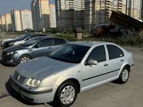 Volkswagen Bora 1.6 AT, 1999, битый, 197 000 км, с пробегом, цена 400 000 руб.