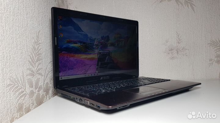 Игровой ноутбук Asus i3/2видеокарты/4Gb/SSD/ гаран