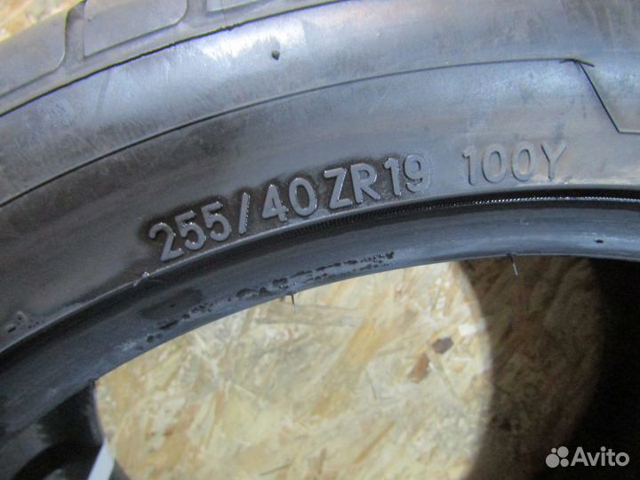 Toyo Proxes T1 Sport 255/40 R19