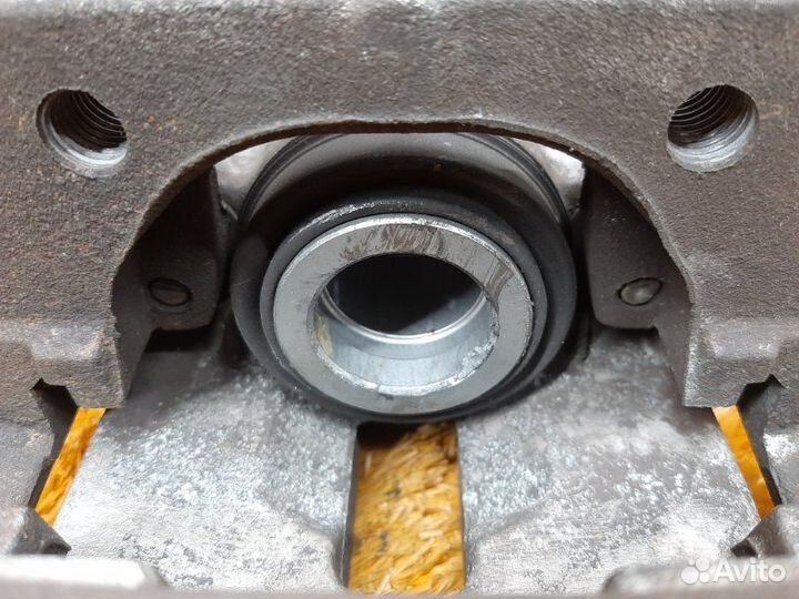 Суппорт задний левый Bmw X5 E70 N52B30A 2007