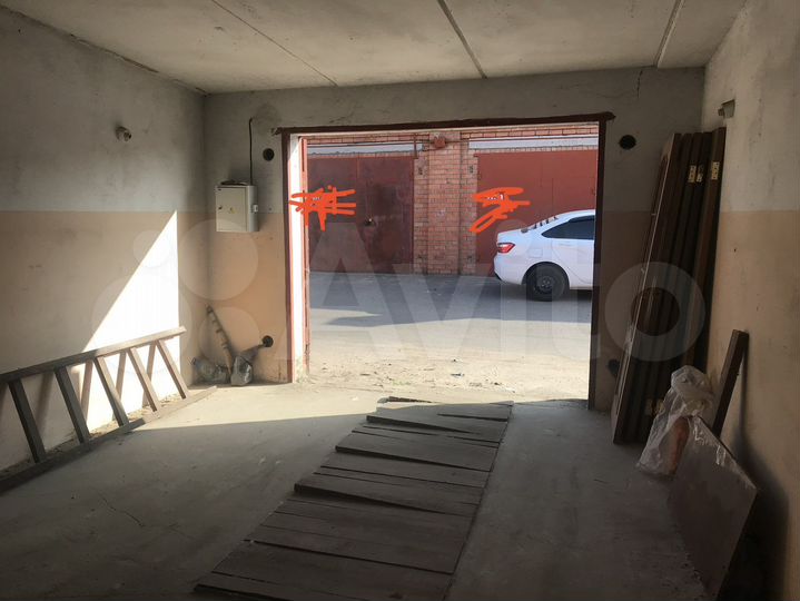 Гараж, > 30 м²