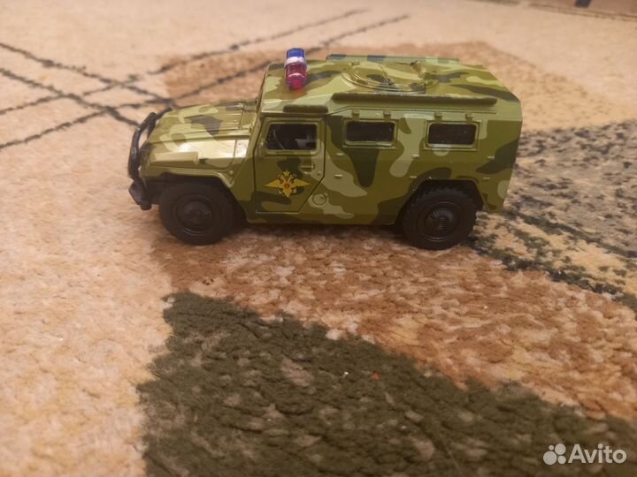 Машинки модельные