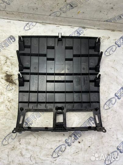 Рамка дефлектора торпедо Mazda 3