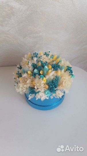 Сухоцветы в шляпной коробке