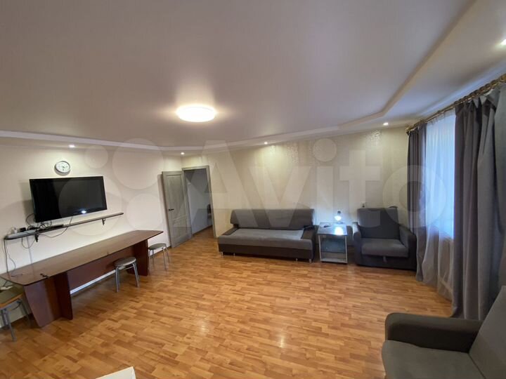 2-к. квартира, 60 м², 1/5 эт.