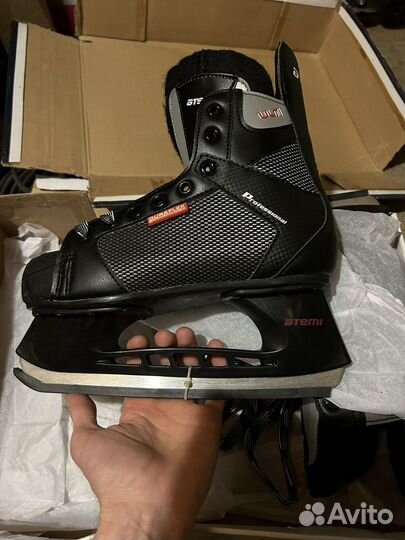 Хоккейные коньки атеми