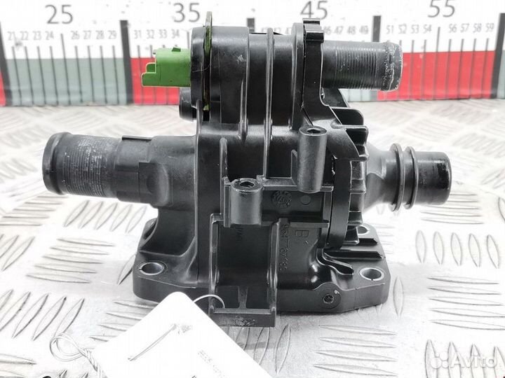 Корпус термостата Volvo C30 2008 30711526