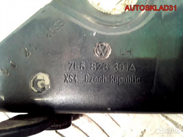 Петля капота Volkswagen Touareg 7L6823301A