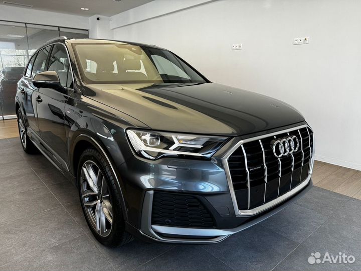 Audi Q7 3.0 AT, 2022