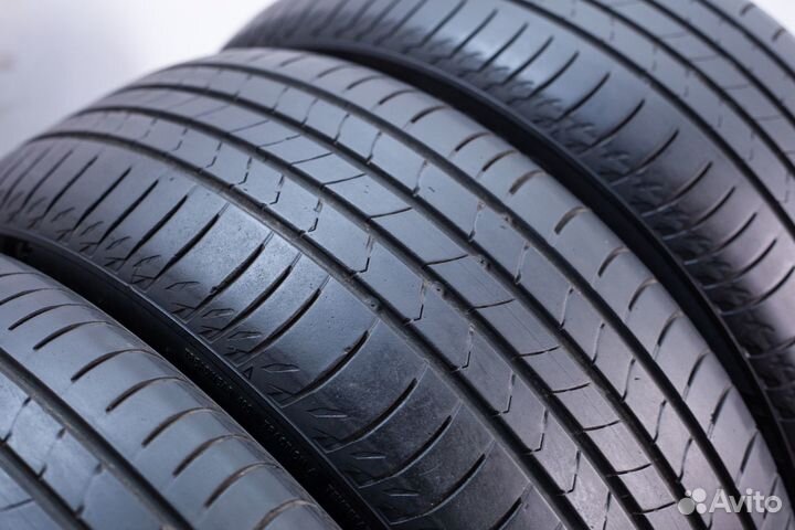 Kumho Ecsta HS51 215/55 R17 94V