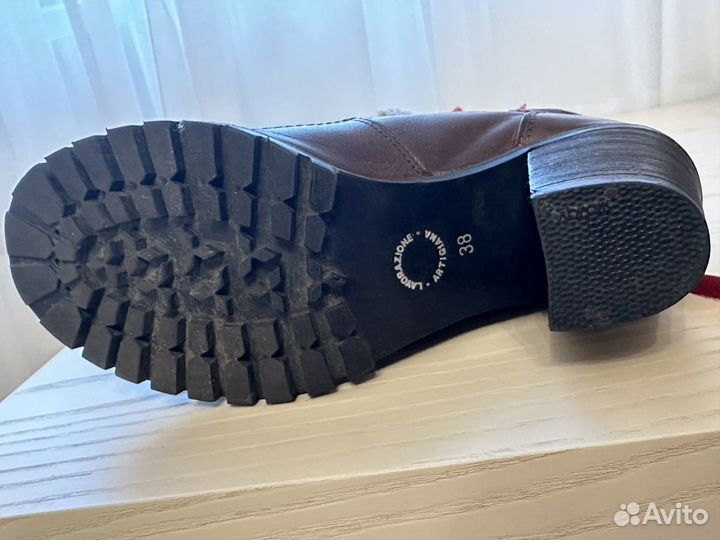 Ботинки женские на каблуке