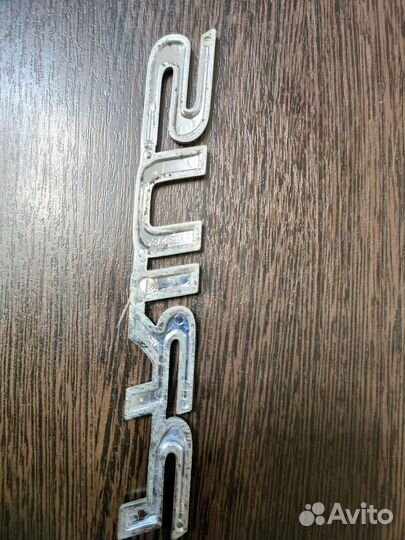 Эмблема двери багажника prius hybrid