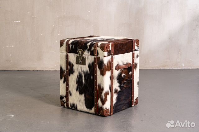 Сундук с меховой обивкой