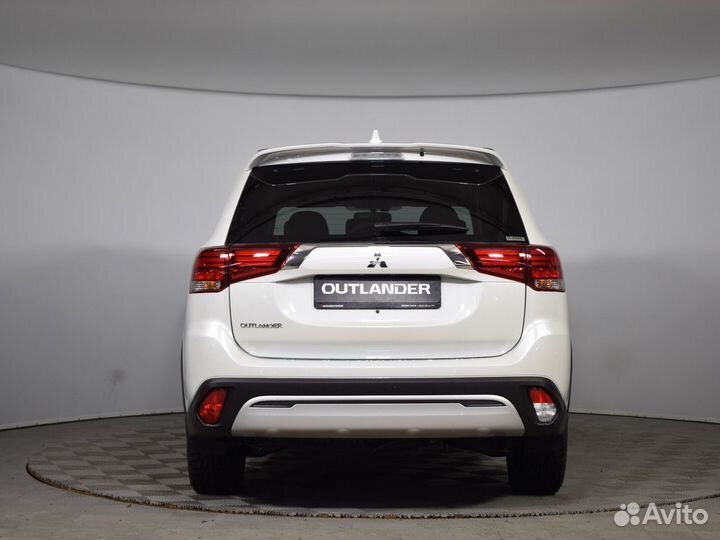 Mitsubishi Outlander 2 CVT, 2022