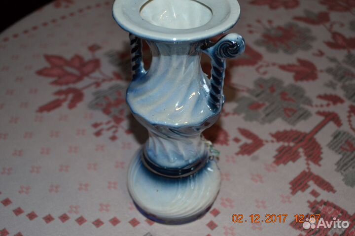 Керамические вазочки с цветами