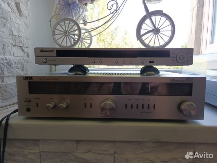 AM-FM stereo receiver