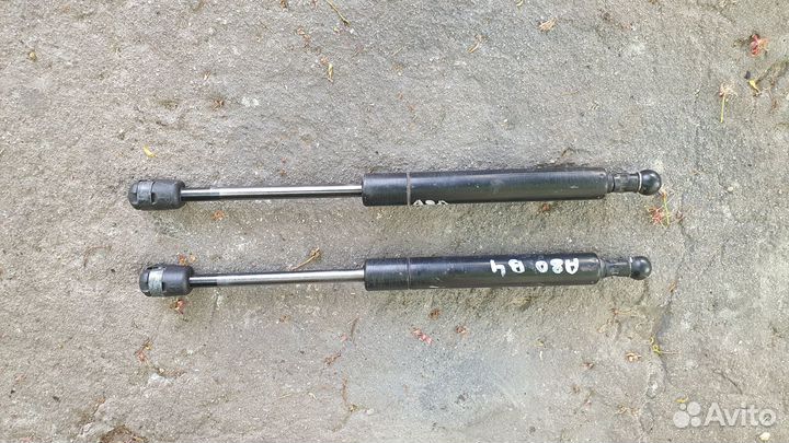 Газовый упор крышки багажника ауди 80 90