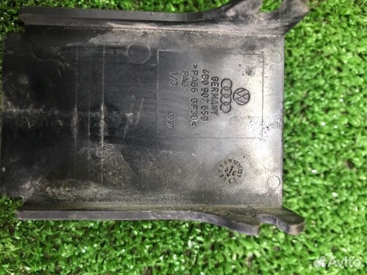 Датчик температуры всасываемого воздуха Audi A8