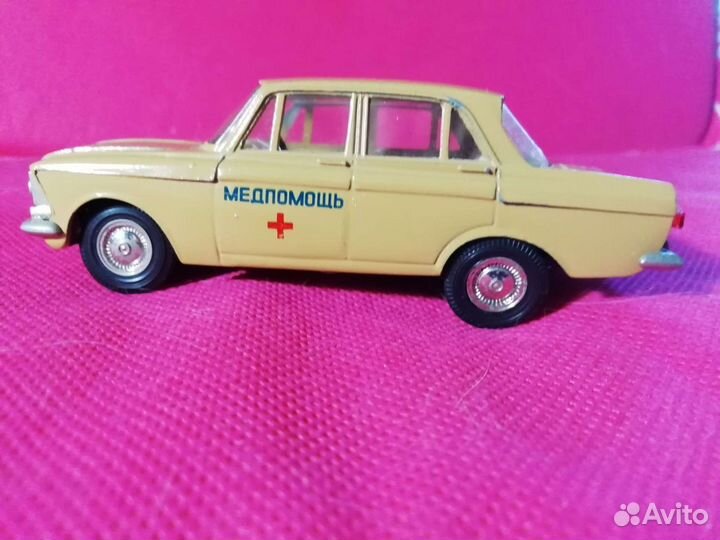 Модель Москвич 408, медпомощь. 1:43. СССР