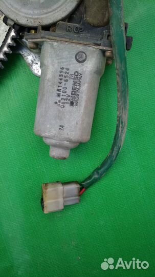 Стеклоподъемник перед правый Mitsubishi Pajero Spo