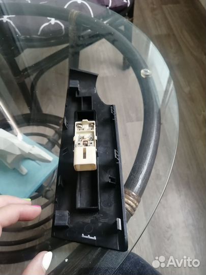 Кнопка автомат Шевролет Авео 250,правая дверь