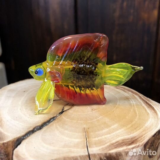 Стеклянная рыба из стекла