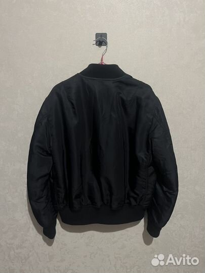 Gu x Undercover Бомбер