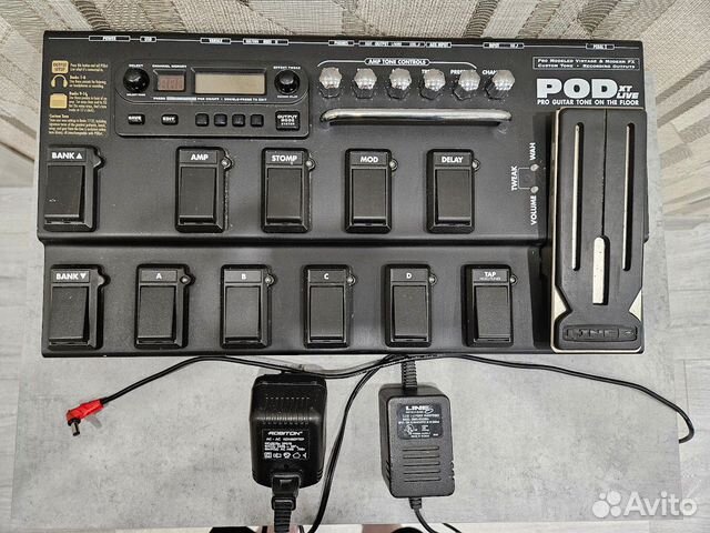 �Гитарный процессор Line 6 Pod XT Live