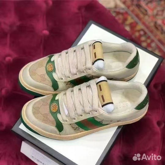 Кроссовки женские весна