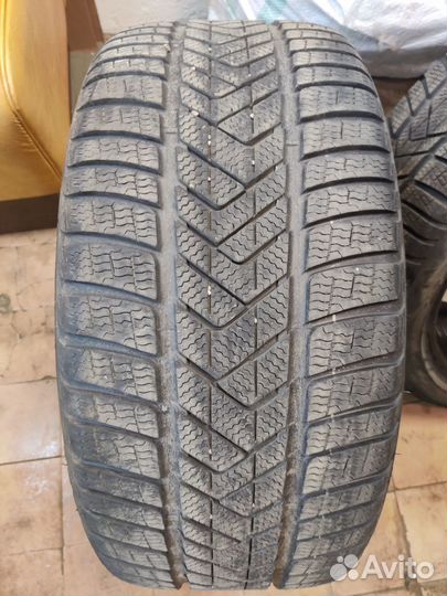 Pirelli Winter Sottozero 3 245/40 R19 и 275/35 R19 98V