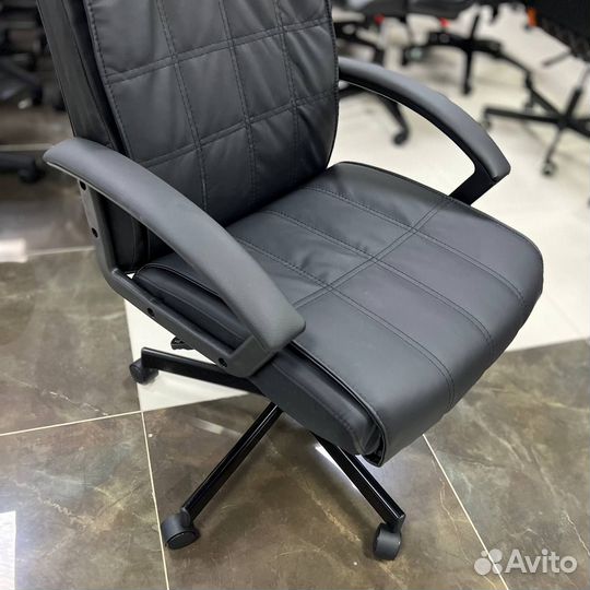 Офисное компьютерное кресло CH-823axsn