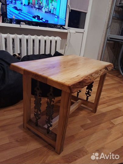 Журнальный стол