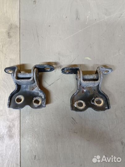 Петля двери передней левой Toyota Gaia SXM15