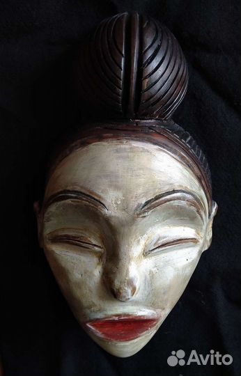 Маска в стиле африканского примитивизма