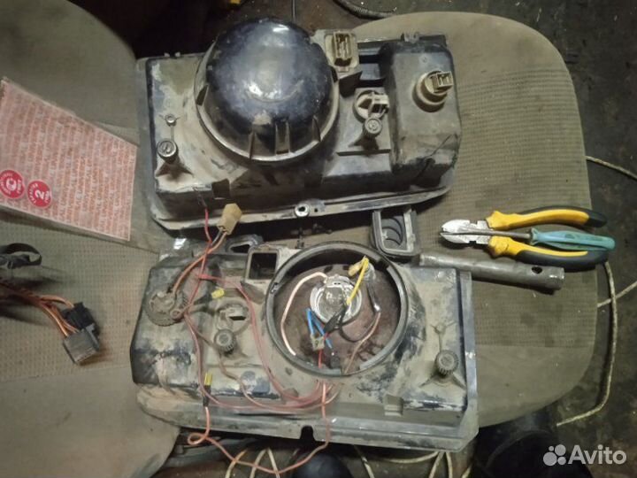 Фара галогеновая передняя LADA 2104