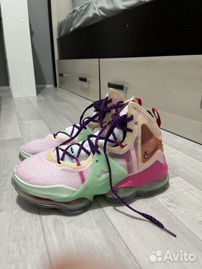 Кроссовки nike lebron19