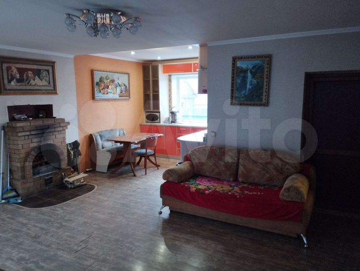 Дом 200 м² на участке 6 сот.