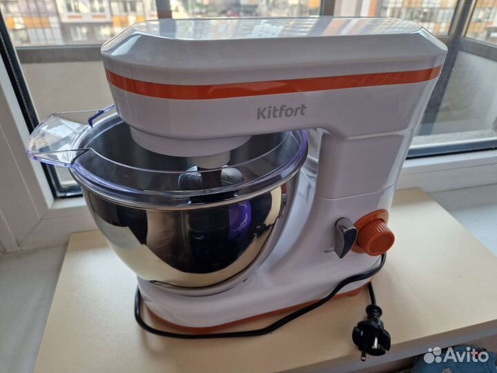 Планетарный миксер Kitfort KT-3045