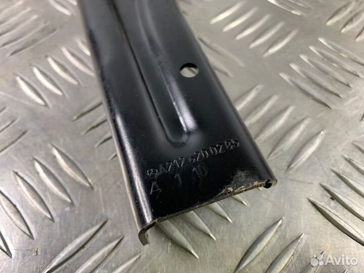 Крепление фары переднее правое Mercedes-Benz